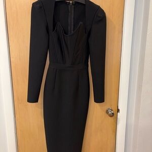 Catchall Chic Black Long-Sleeve Dress